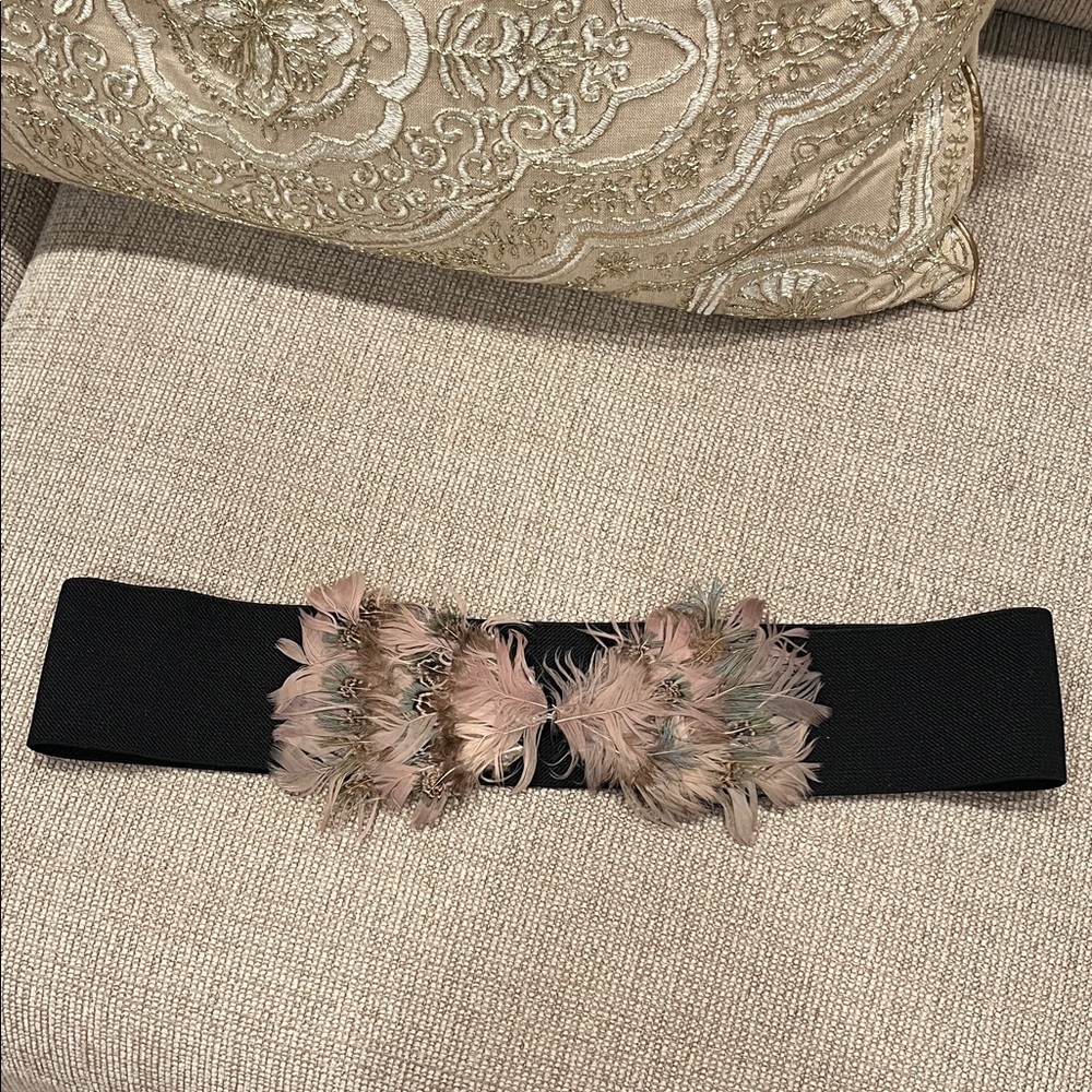 Elegant Black and Tan Feathered Women's Belt Size M/L